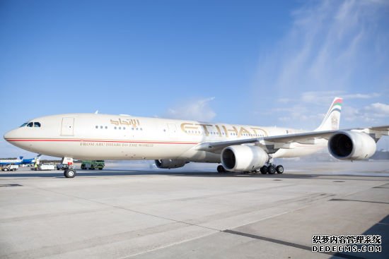 阿提哈德航空航班抵达美国华盛顿杜勒斯国际机场